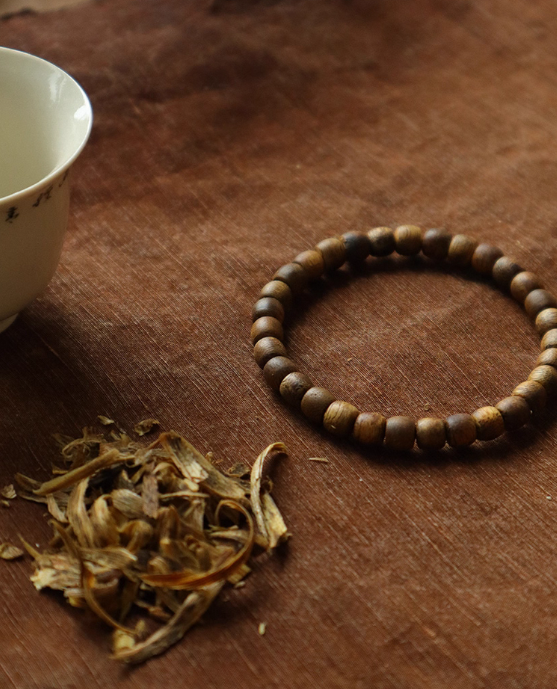 Mu mian "wangzhi" qinan agarwood old style bead bracelet