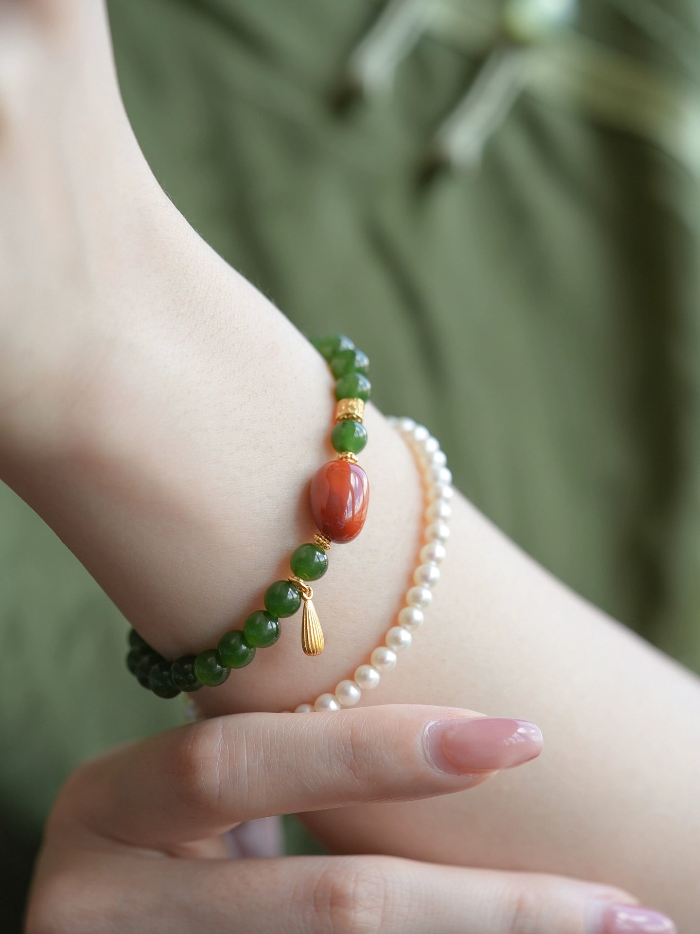 "Little Green Snake" natural Hetian jade women's beaded bracelet