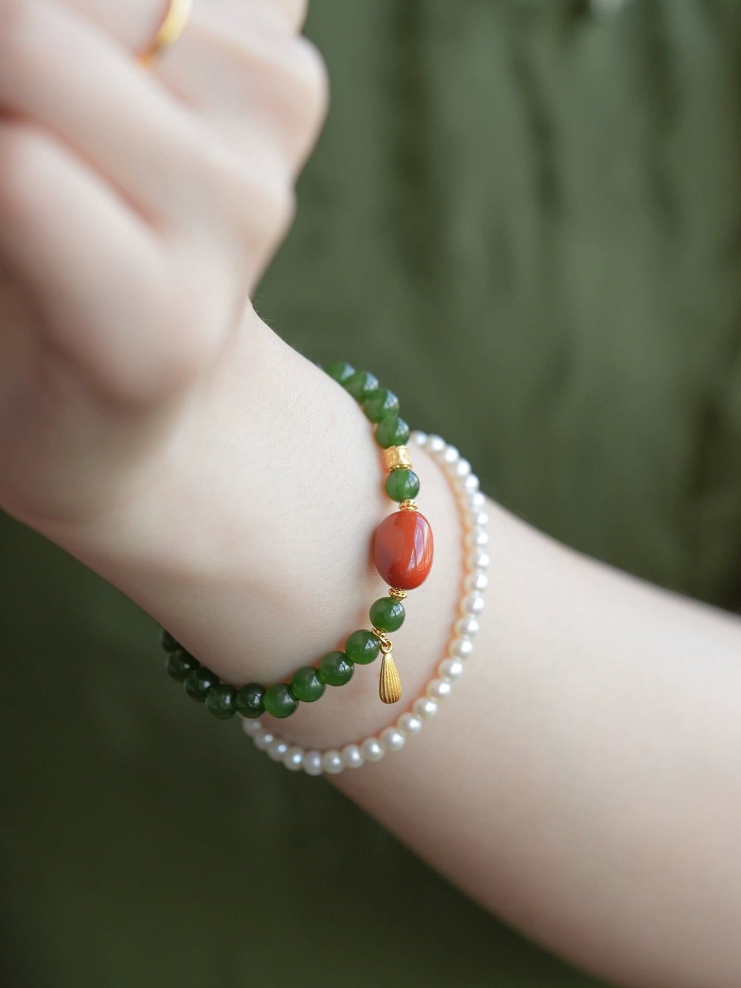 "Little Green Snake" natural Hetian jade women's beaded bracelet