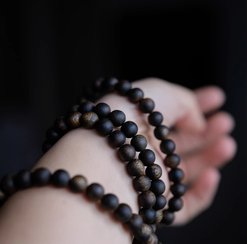hainan green yingge qinan agarwood bracelet