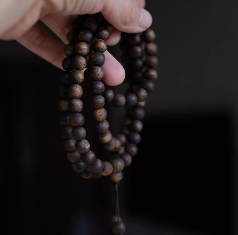 hainan green yingge qinan agarwood bracelet